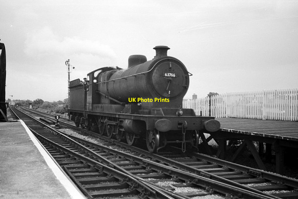 Photo 6"x4" Former Great Central Railway 2-8-0 63766 at Neston North, 1960 Neston\/SJ2877 c1960