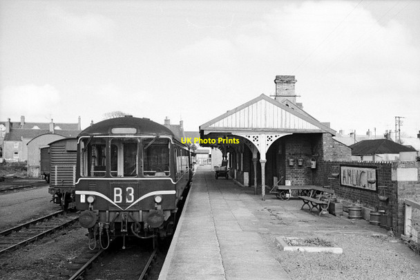 Photo 6"x4" Amlwch Station, 1962 Amlwch c1962