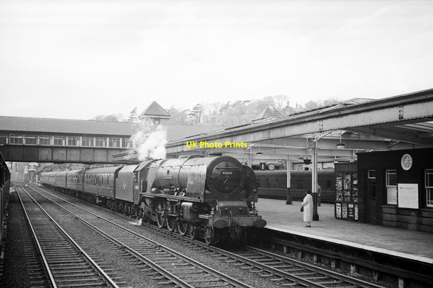 Photo 6"x4" Coronation class 4-6-2 at Bangor, 1962 Bangor\/SH5771 c1962