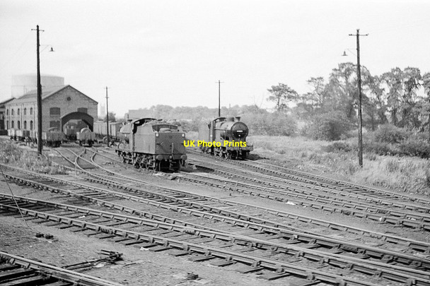 Photo 6"x4" Gloucester locomotive shed \u00e2\u0080\u0093 1962 Gloucester c1962