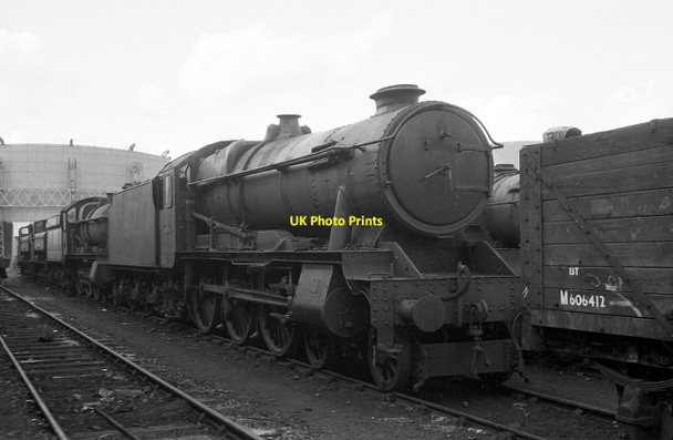 Photo 6"x4" Unidentified 'County' class locomotive withdrawn at Swindon \u00e2\u0080\u0093 1963 Swindon\/SU1685 c1963