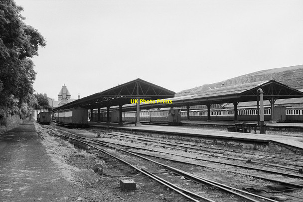 Photo 6"x4" Douglas Railway Station \u00e2\u0080\u0093 1963 Douglas\/SC3875 c1963