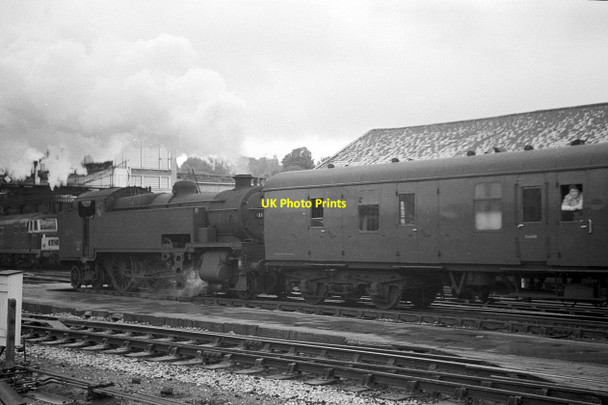 Photo 6"x4" Giving a shove, Exeter St David's = 1963 Exeter c1963