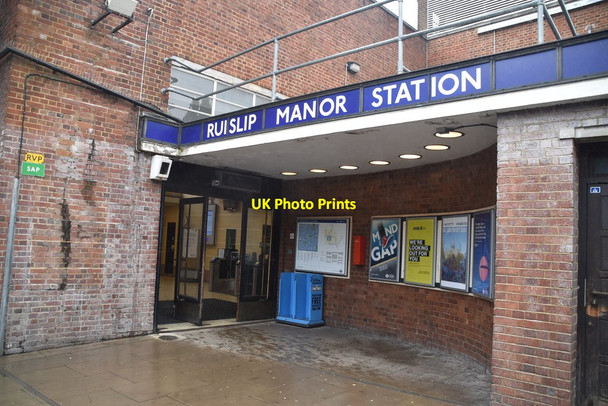 Photo 6"x4" Ruislip Manor Station Ruislip c2019