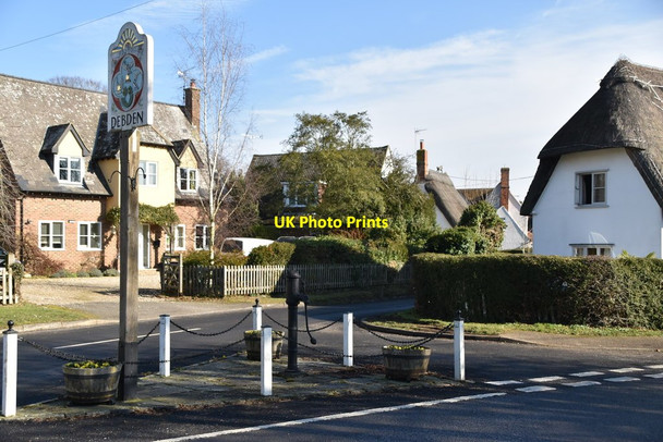 Photo 6"x4" Pump & Village sign Debden c2019