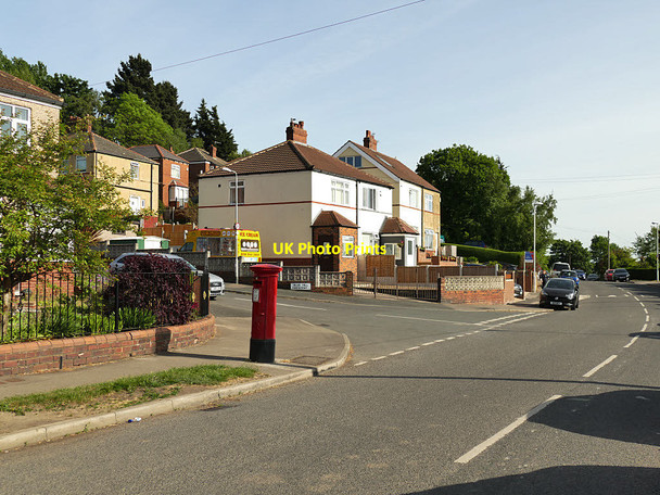 Photo 6"x4" Postbox on Blue Hill Lane Wortley\/SE2632 c2020