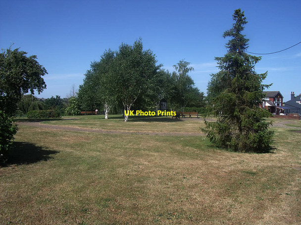 Photo 6"x4" Carlton village green Rothwell\/SE3428 c2020
