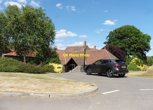 Photo 6"x4" Mendip Spring Golf Clubhouse Honey Hall c2020