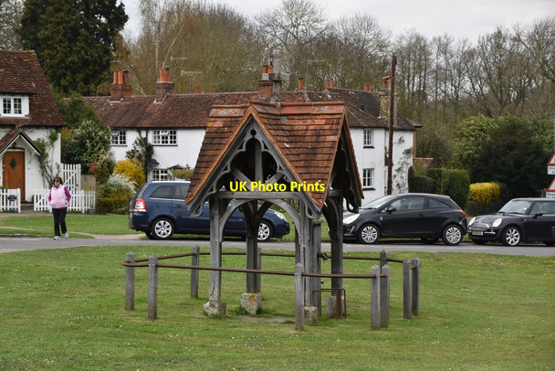 Photo 6"x4" Village Pump Brockham\/TQ1949 c2019