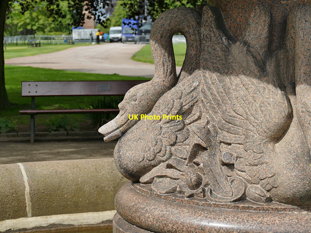 Photo 6"x4" Duthie Park: swan fountain (detail) Aberdeen\/NJ9206 c2019