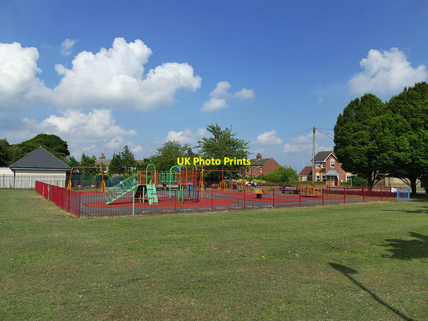Photo 6"x4" Playground in Drighlington Drighlington c2020