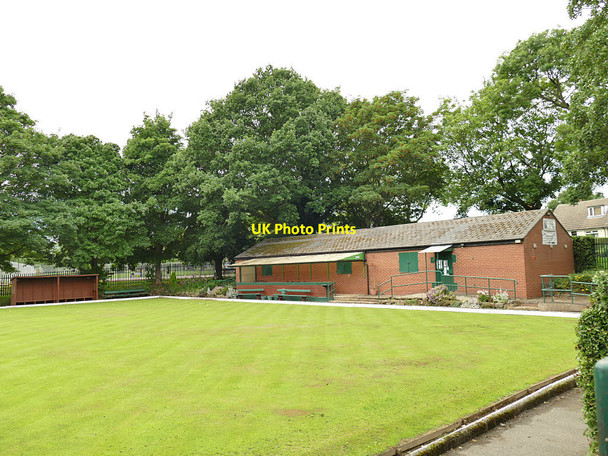 Photo 6"x4" Western Flatts Cliff Park: bowling green Wortley\/SE2632 c2020