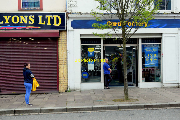 Photo 6"x4" Social distancing queue, Card Factory, Omagh Omagh c2020
