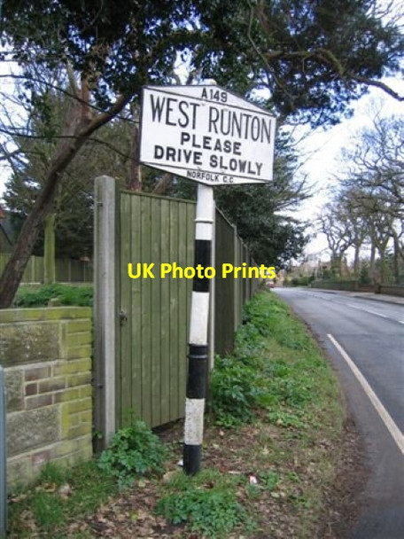 Photo 6"x4" Village Signpost on Cromer Road in West Runton Sheringham c2004