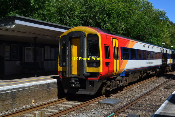 Photo 6"x4" Southampton-bound train at Dean station West Dean\/SU2527 c2020