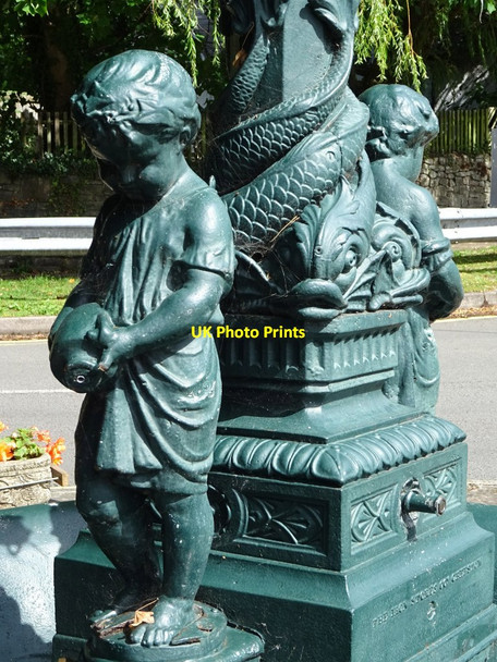 Photo 6"x4" Cherub on a drinking fountain St Arvans c2020