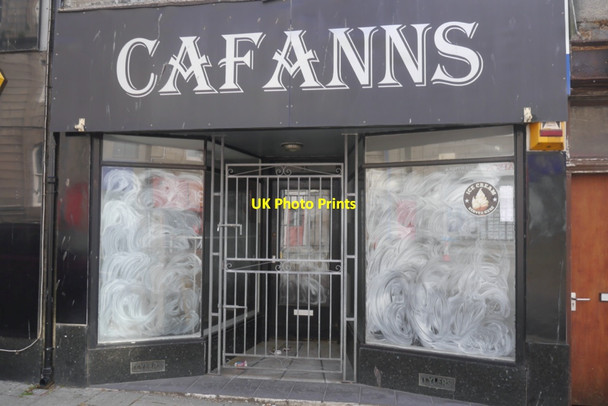 Photo 6"x4" Closed down cafe, Fraserburgh Fraserburgh c2020