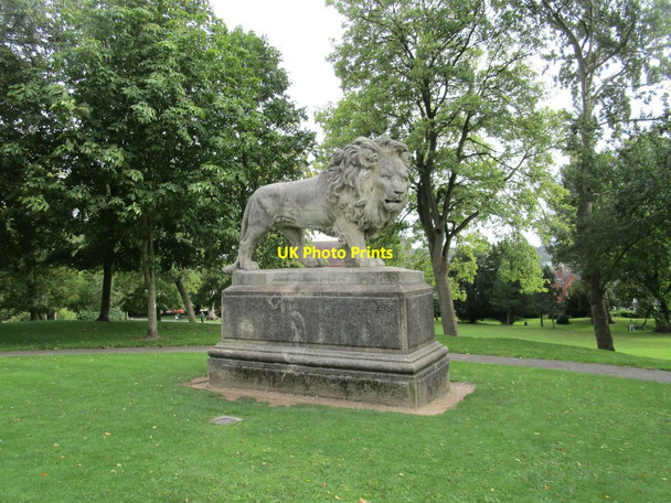 Photo 6"x4" The Lion, Lincoln Arboretum Lincoln c2020