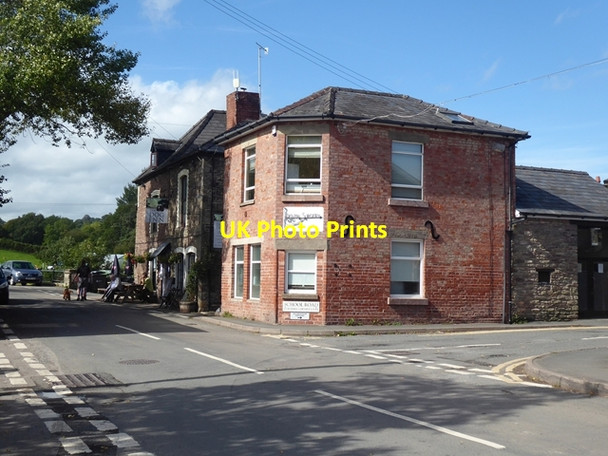 Photo 6"x4" Dental surgery and pub in Ewyas Harold Ewyas Harold c2020