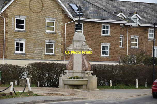 Photo 6"x4" Drinking Fountain Bembridge c2019