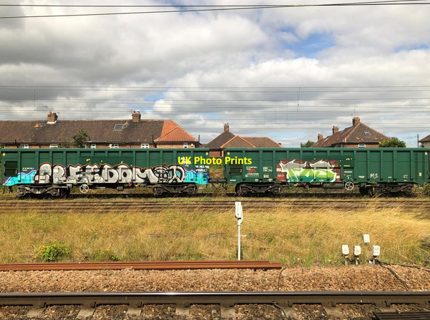 Photo 6"x4" Graffitied Freight Wagons, Holgate Sidings York\/SE5951 c2020