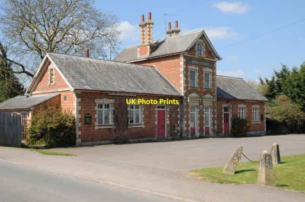 Photo 6"x4" Prince of Wales, Staunton Pillows Green c2021