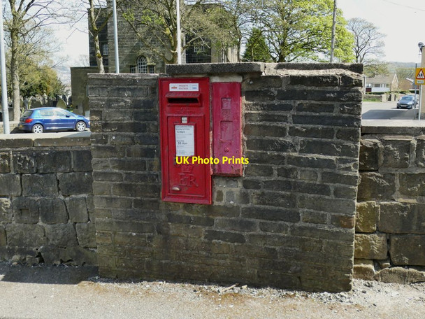 Photo 6"x4" Postbox with stamp machine, Towngate, Sowerby Sowerby Bridge c2021