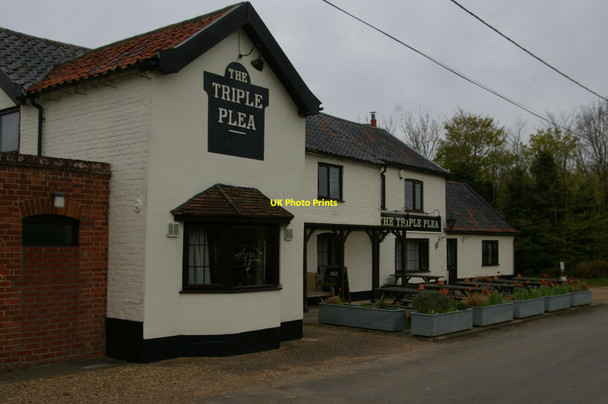 Photo 6"x4" The Triple Plea pub, north of Halesworth Broadway\/TM3978 c2021