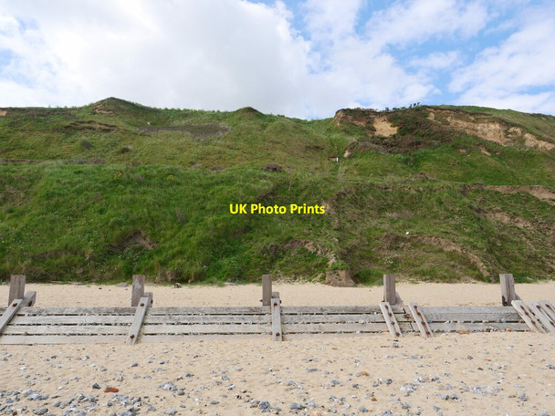 Photo 6"x4" Recovering Cliff Cliftonville\/TG3037 c2021