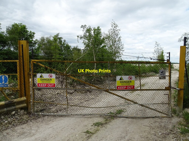 Photo 6"x4" Quarry entrance Odsey c2021