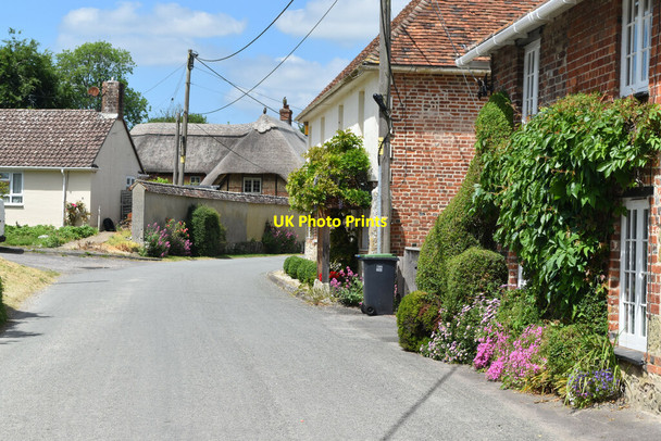 Photo 6"x4" Street scene, Burcombe Burcombe\/SU0730 c2021