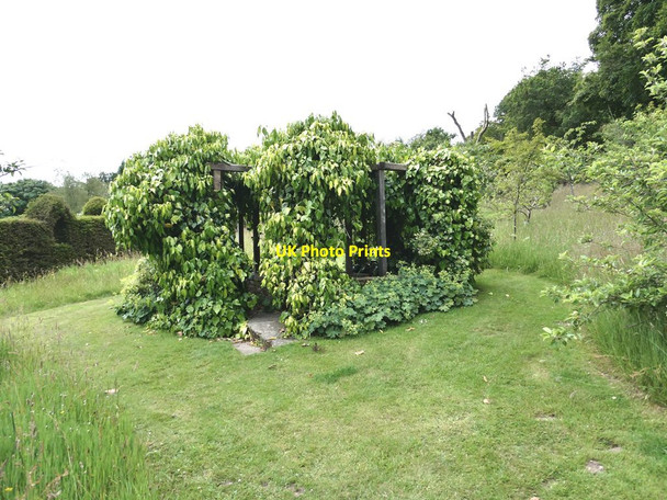 Photo 6"x4" Hidden fountain at Caerau Gardens Bethel\/SH9839 c2021
