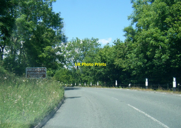 Photo 6"x4" A525 at Bwlchgwyn village boundary, the highest village in Wales Bwlchgwyn\/SJ2653 c2021