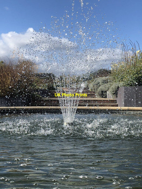 Photo 6"x4" Fountain, Wynyard Wynyard Village c2020