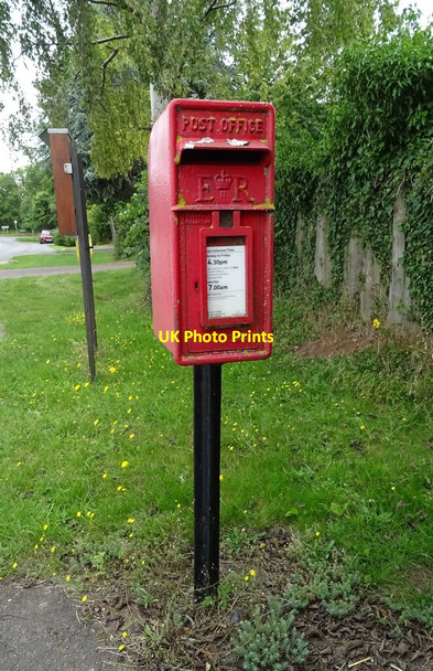 Photo 6"x4" Elizabeth II postbox on the A44, Cotheridge Howsen c2021