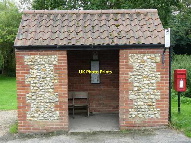 Photo 6"x4" Village Bus Shelter Barton Turf c2021