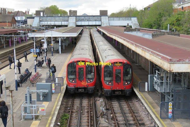 Photo 6"x4" Underground trains at Upminster Upminster c2021