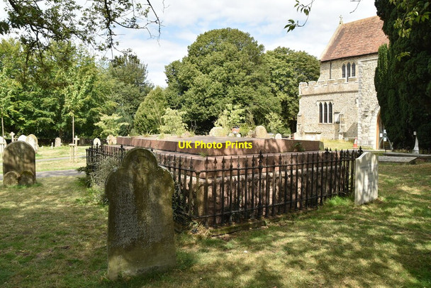 Photo 6"x4" Tomb, St Gregory's Wye c2020