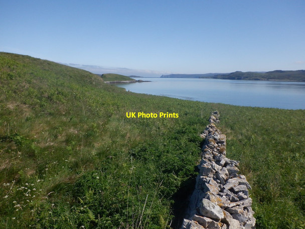 Photo 6"x4" Ruined dyke, Eilean Choraidh Eilean Choraidh c2021