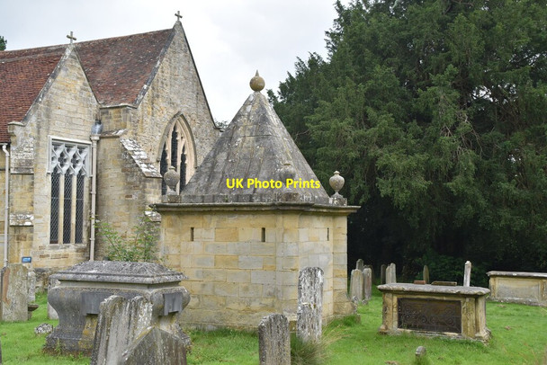 Photo 6"x4" Mausoleum, St Mary's Church Chiddingstone c2021