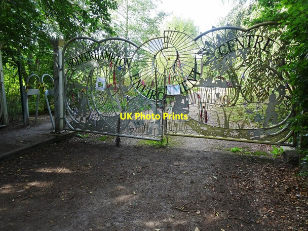 Photo 6"x4" Nursery Gates View Compton\/SO8898 c2021