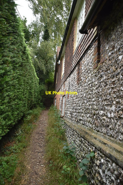 Photo 6"x4" Footpath by Barn Cottage Turville c2020