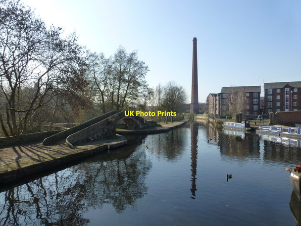 Photo 6"x4" Canal junction at Portland Basin Ashton-Under-Lyne c2019