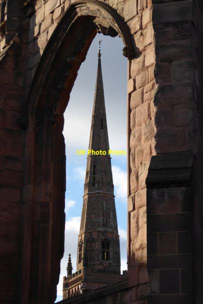 Photo 6"x4" The spire of Holy Trinity Church Coventry c2021