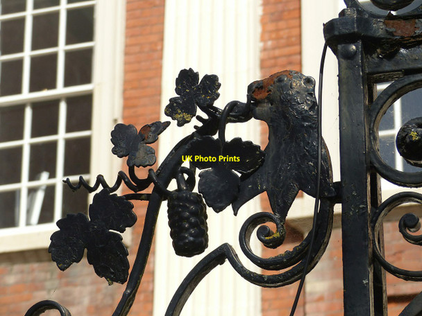 Photo 6"x4" Gateway to 11 Priory Row, Coventry \u00e2\u0080\u0093 detail Coventry c2021