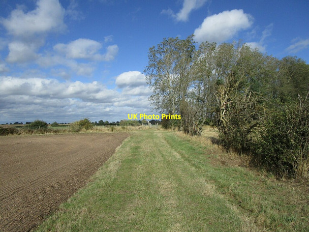 Photo 6"x4" Approaching the railway Collingham\/SK8361 c2021