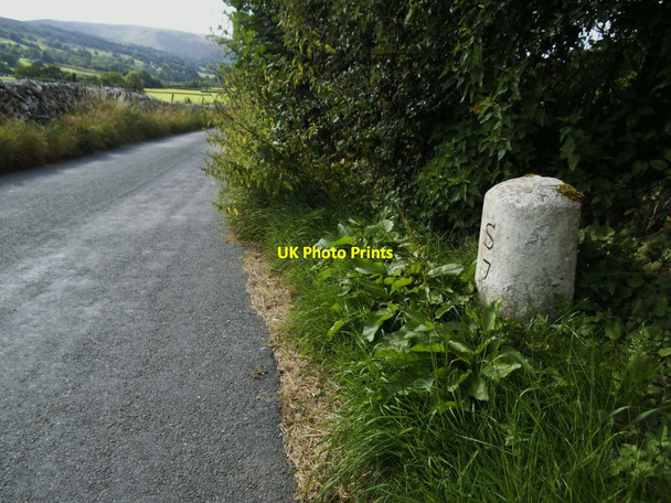 Photo 6"x4" Milestone in Dentdale Dent\/SD7086 c2021