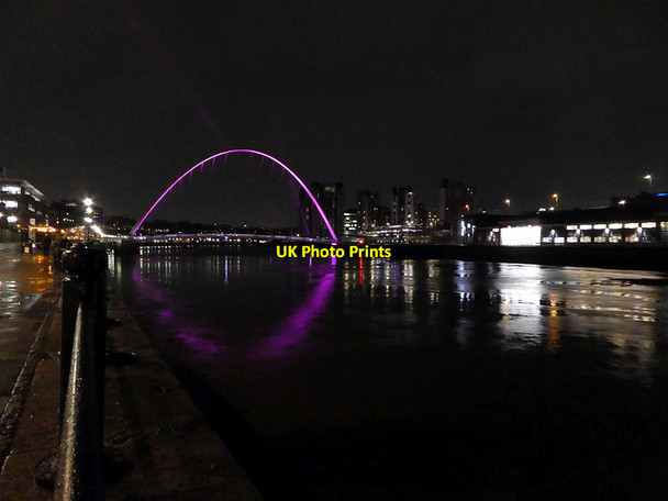 Photo 6"x4" The Millennium Bridge across the Tyne Newcastle upon Tyne c2021