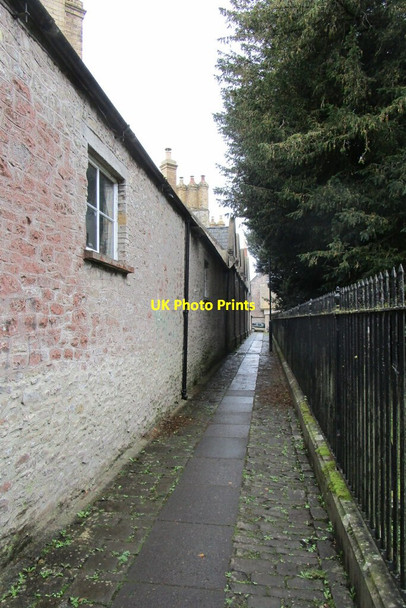 Photo 6"x4" Footpath alongside the churchyard, Shepton Mallet Shepton Mallet c2021