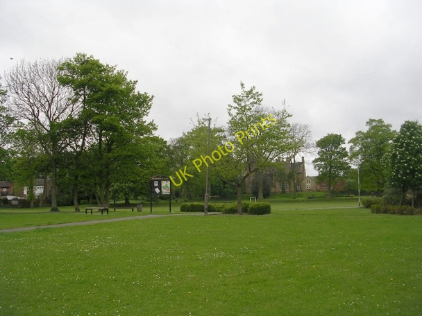 Photo 6"x4" West Royd Park - viewed from Parkside Road Pudsey\/SE2233 c2009
